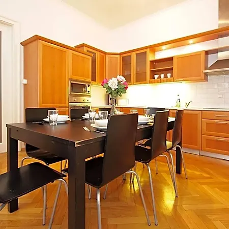 Prague Central Residence Appartamento *