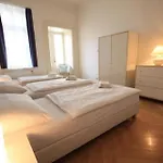 Apartamento Prague Central Residence